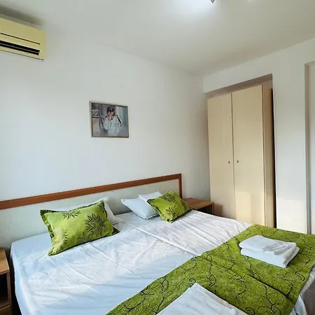 Sunny House 101 One Bedroom Napospart