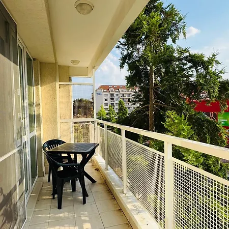 Sunny House 101 One Bedroom Apartman Napospart
