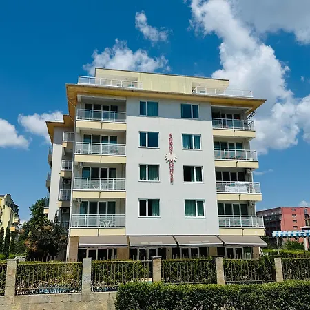 Sunny House 101 One Bedroom Apartman Napospart